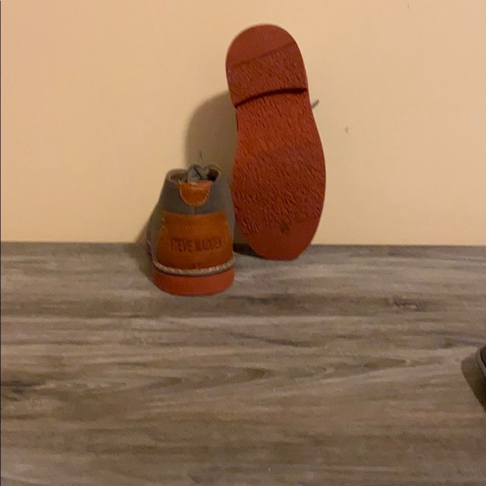 Shoes - Picture 5 of 6